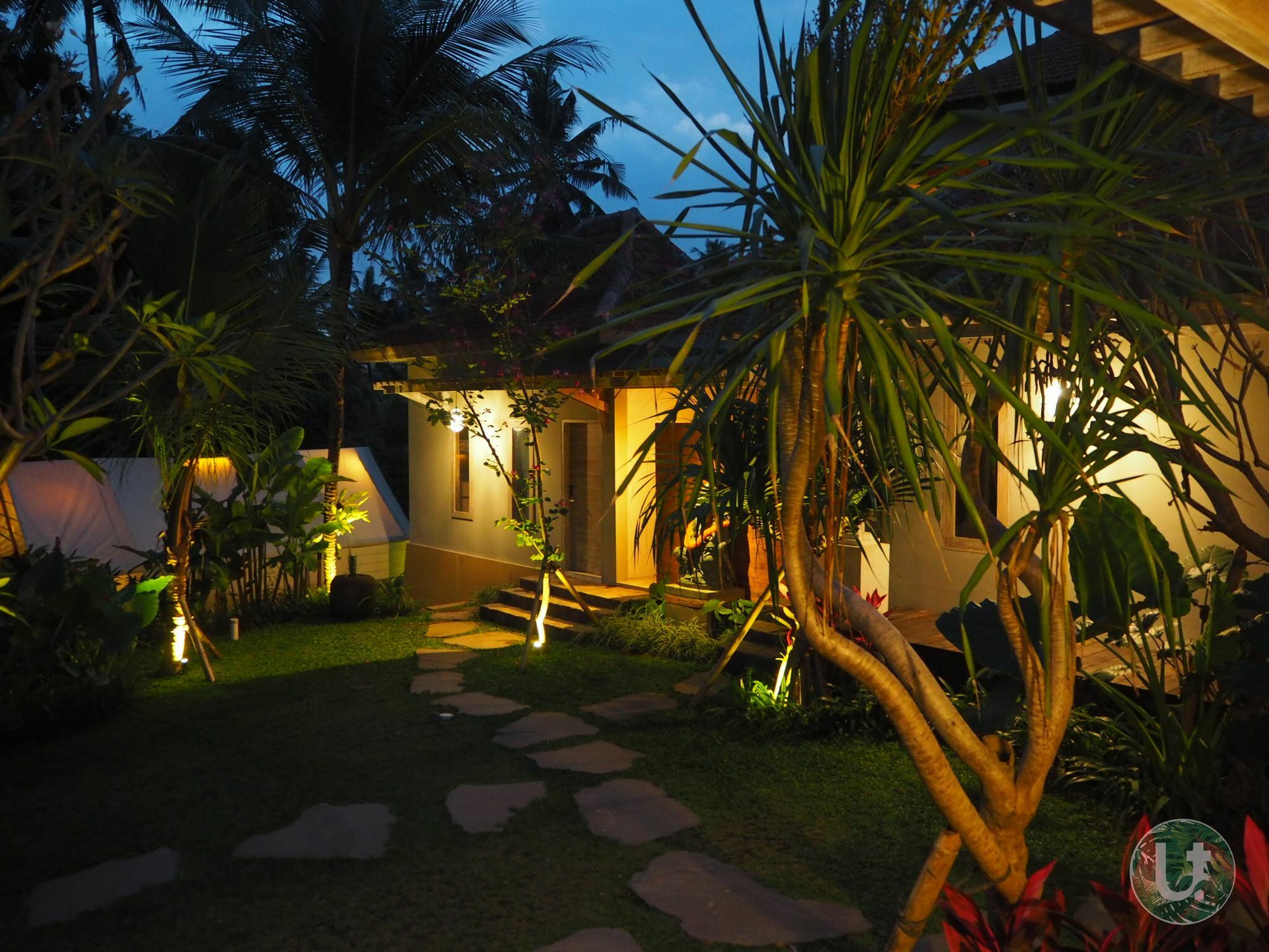 Ubud Tropical Exterior photo